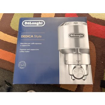    De'Longhi Dedica Style  eszpresszó és cappuccino kávéfőző 